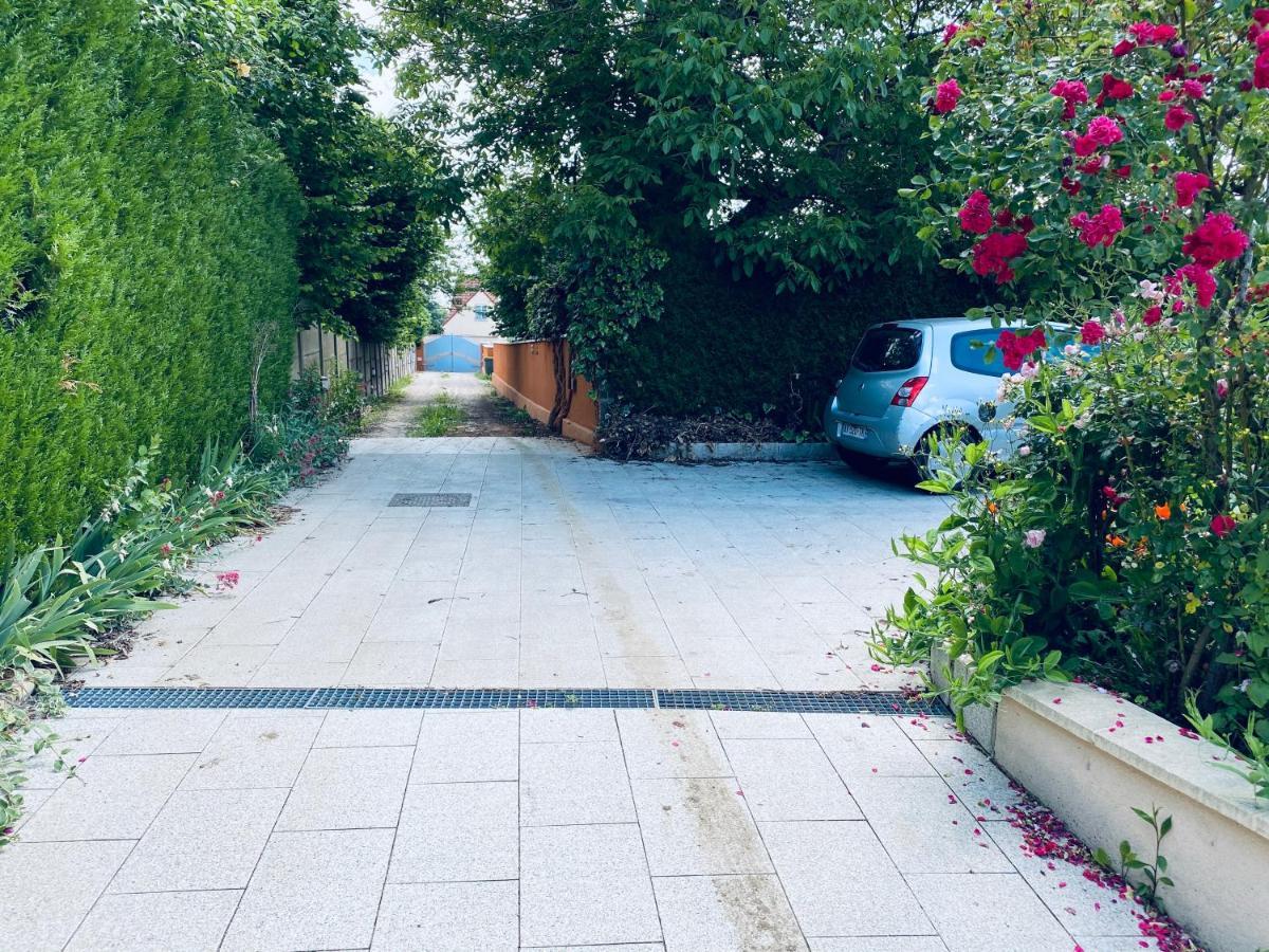 Secret Garden Parking Hyper Centre & Calme Leilighet Claye-Souilly Eksteriør bilde